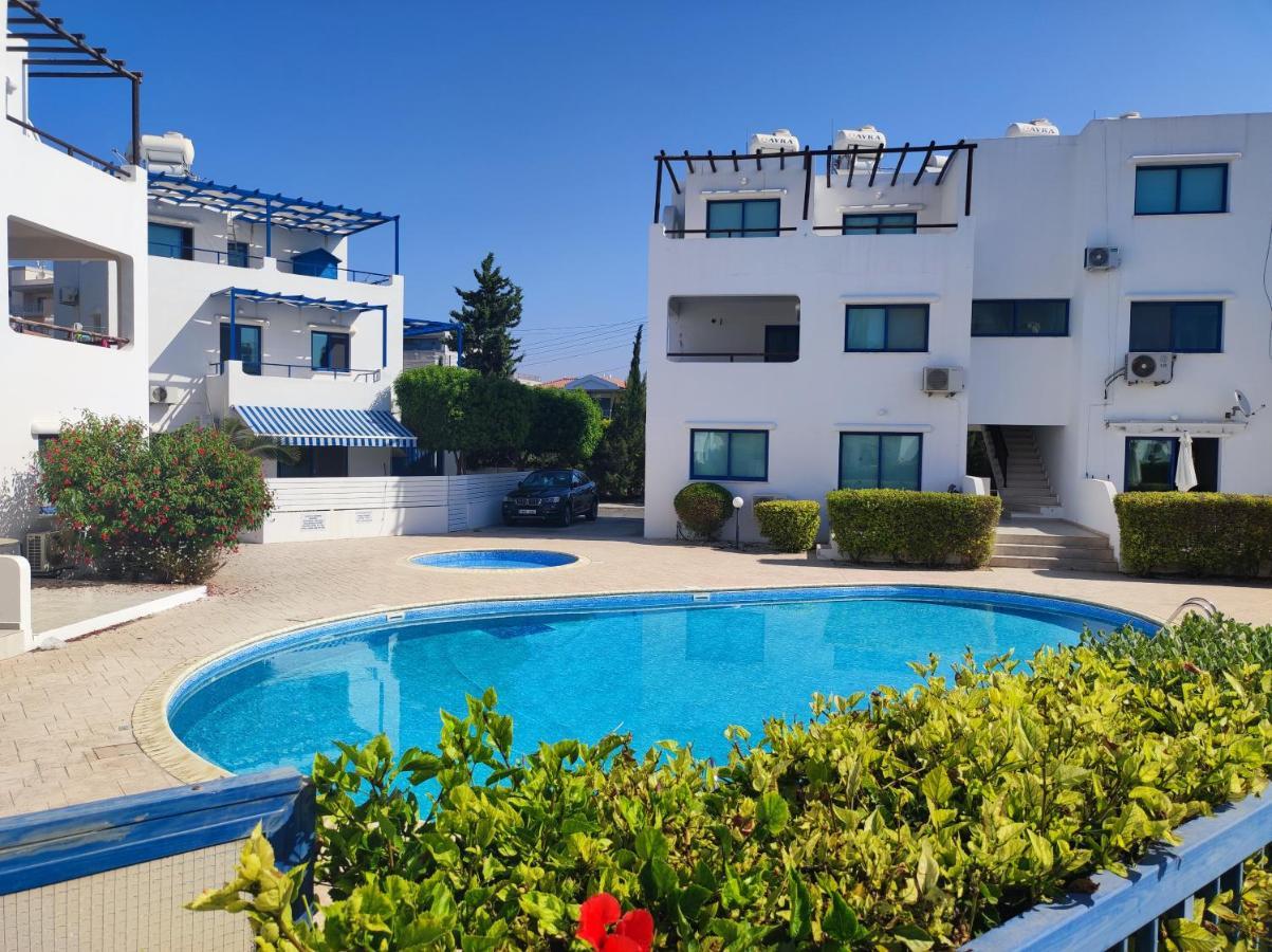 Marina Gardens Apartment Paphos Bagian luar foto