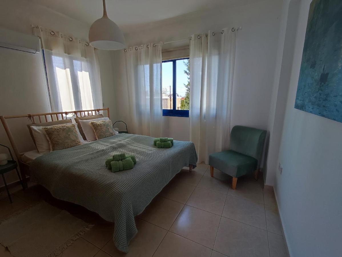 Marina Gardens Apartment Paphos Bagian luar foto