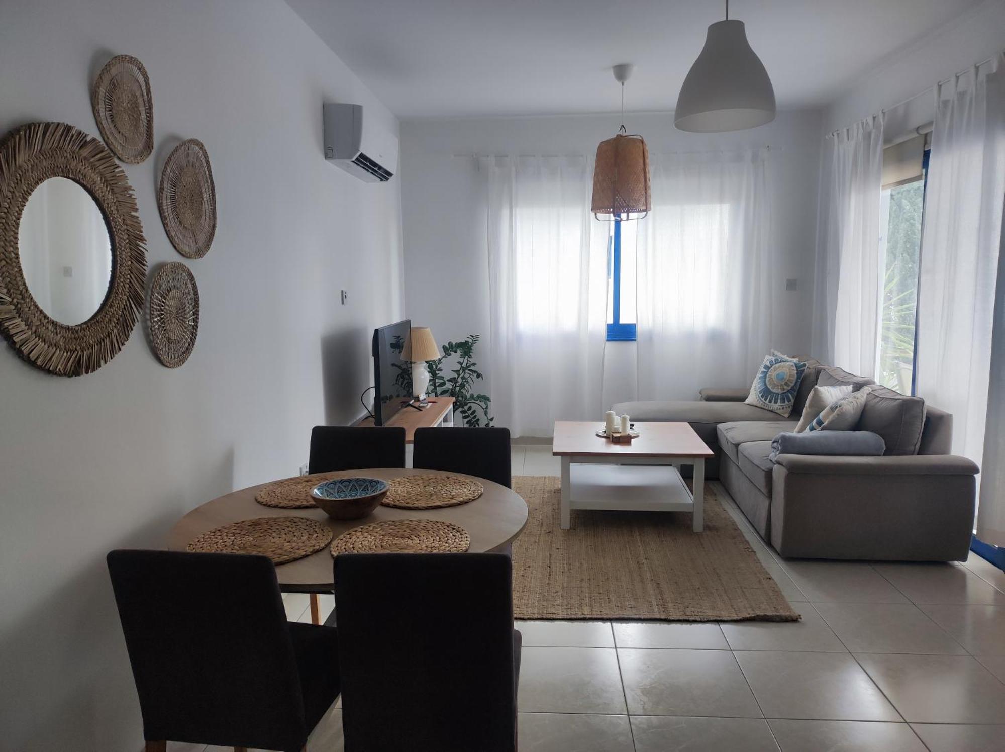 Marina Gardens Apartment Paphos Bagian luar foto